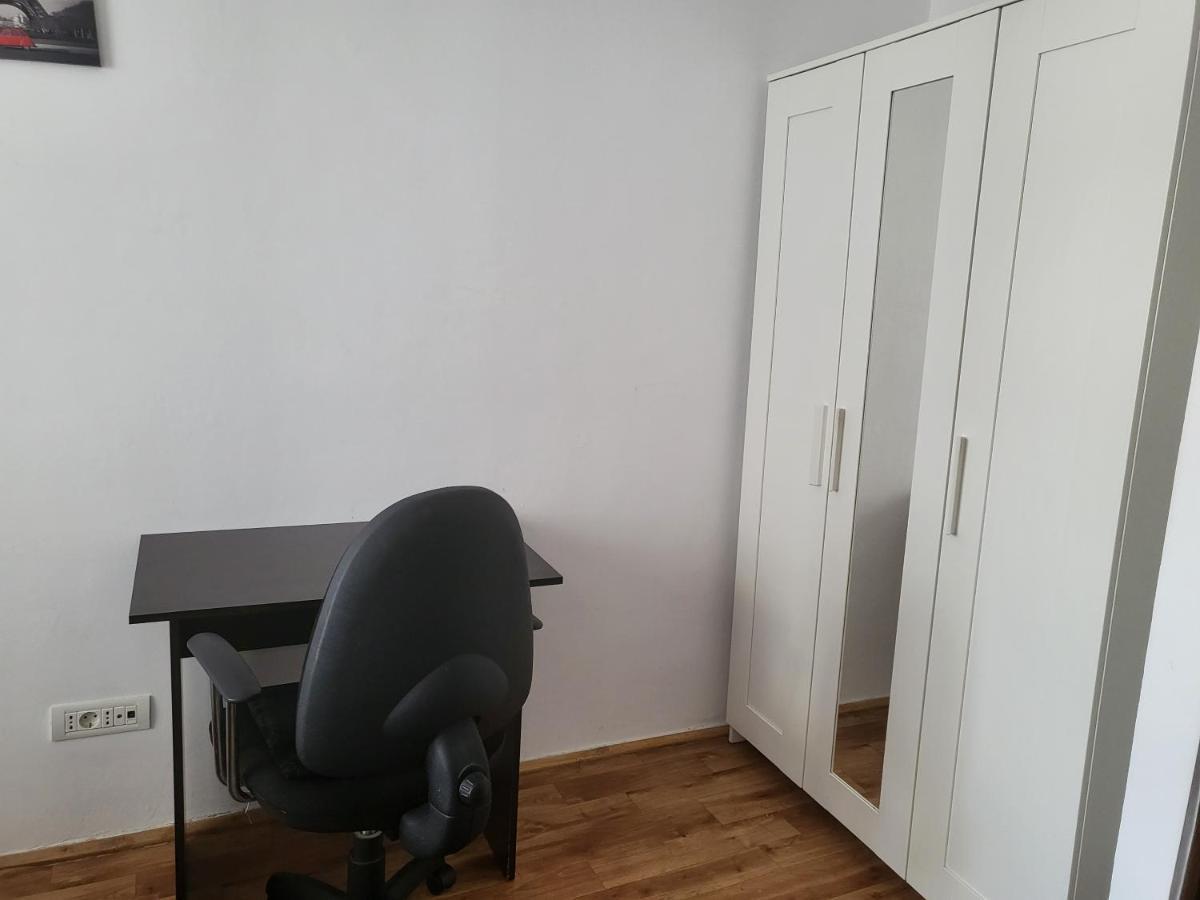 Apartament Cu 3 Camere Chiar In Inima Capitalei Bucharest Exterior photo