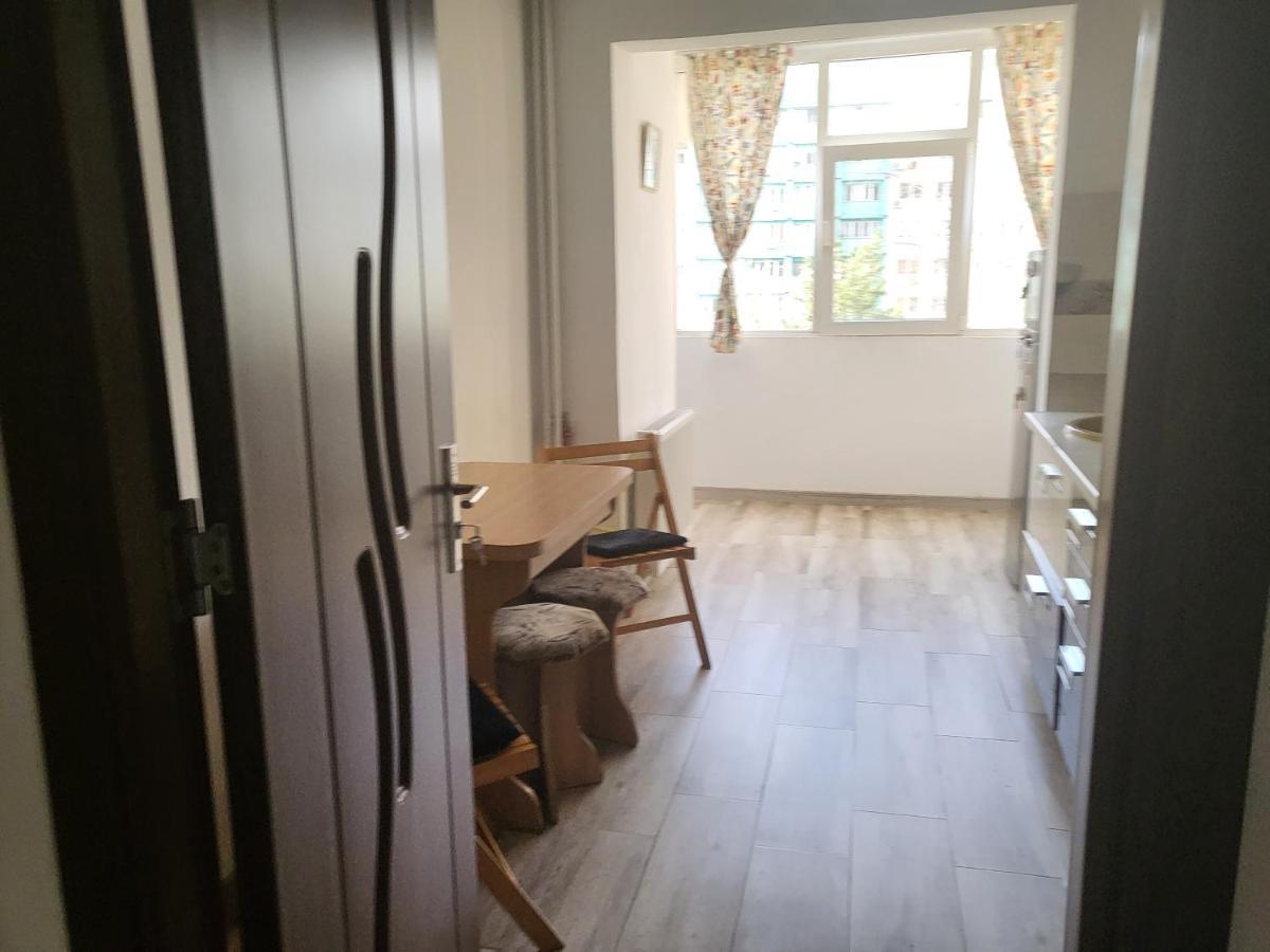 Apartament Cu 3 Camere Chiar In Inima Capitalei Bucharest Exterior photo