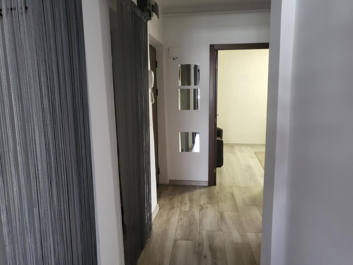 Apartament Cu 3 Camere Chiar In Inima Capitalei Bucharest Exterior photo